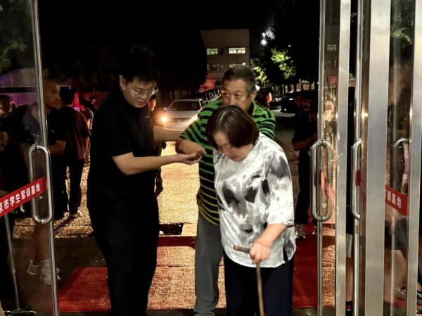 万光证券 北京检法干警闻“汛”而动，投身抗洪救灾一线