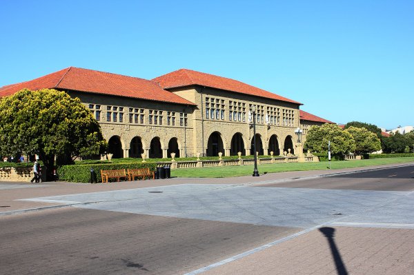 谋略天下 联邦资助被削减，美国斯坦福大学已裁员360余人